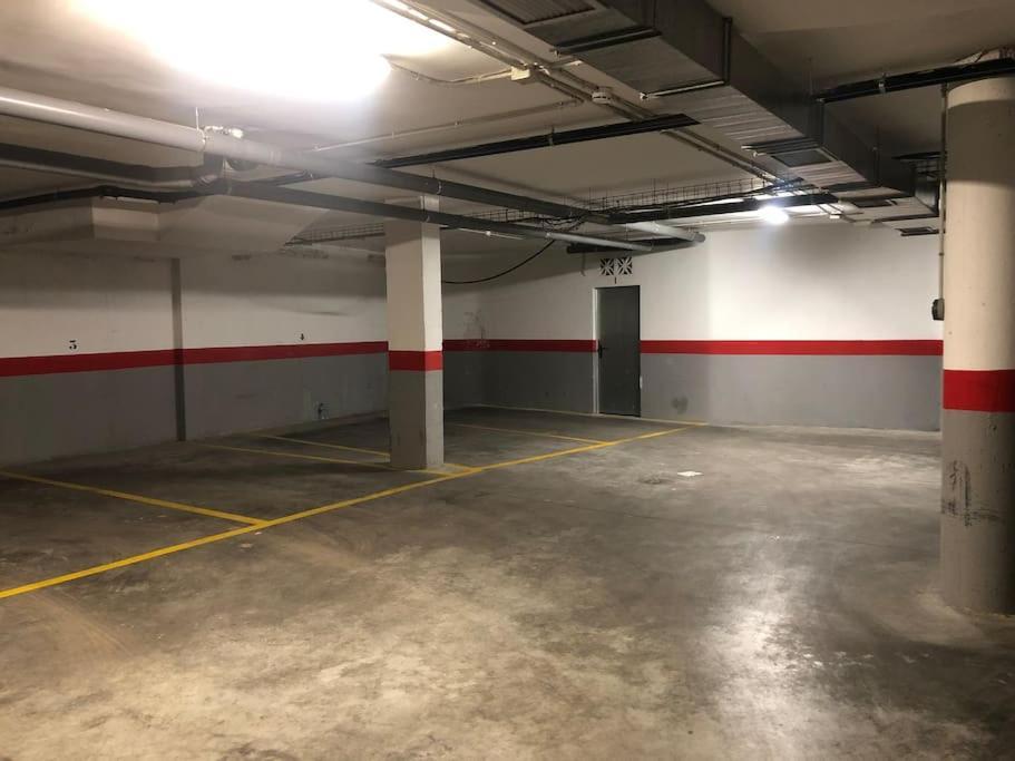 Luminoso Apartamento Con Garaje En El Centro Málaga Kültér fotó